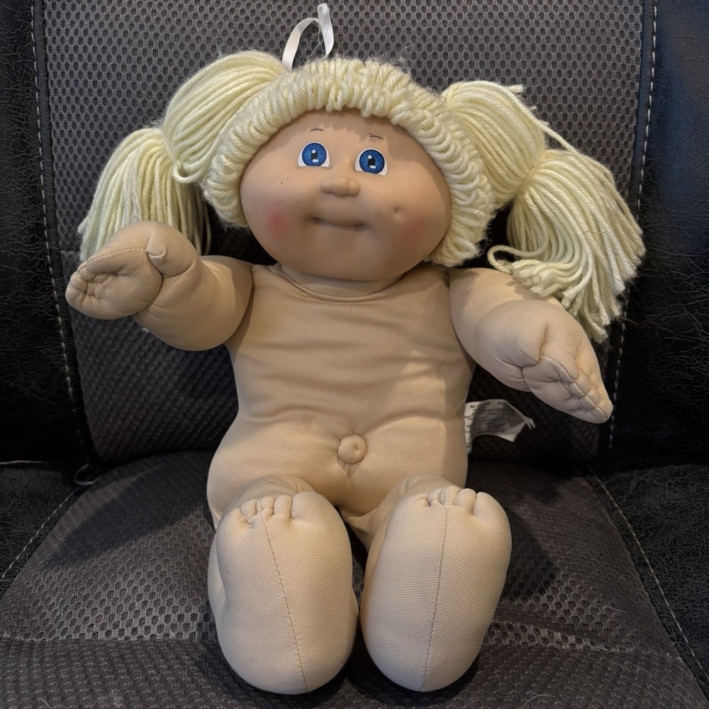 Cabbage Patch Kid 1978, 1982 Yellow‎ Pigtails, Blue Eyes Xavier Roberts